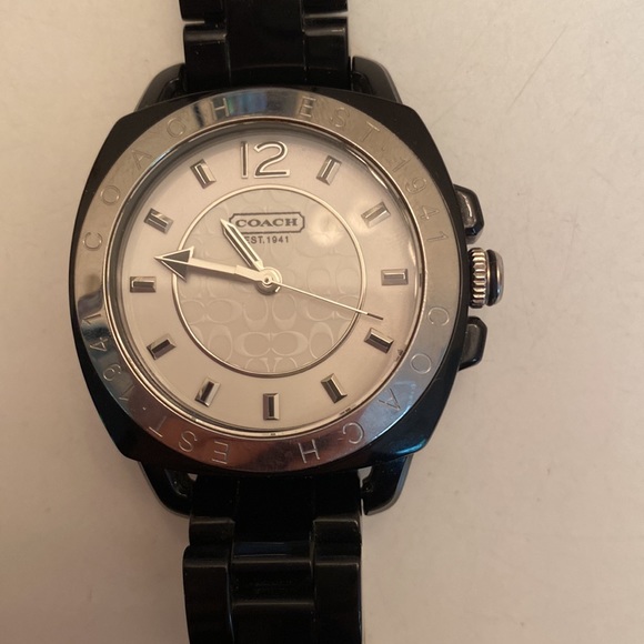 Black Coach watch, lightweight, great condition, hardly any wear. - Picture 5 of 8